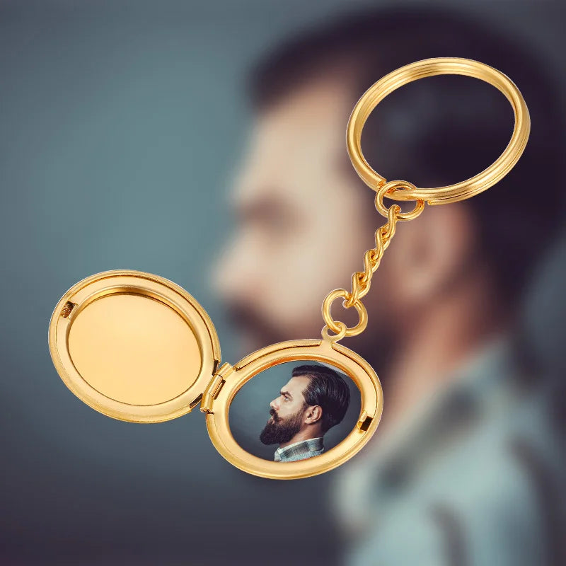 Personalisierter Schlüsselanhänger mit Foto (innen) und Gravur