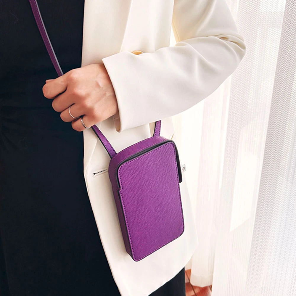 Luxuriöse Handytasche für Frauen aus Echtleder – Personalisiert mit Namensgravur – Stilvolles Crossbody-Accessoire