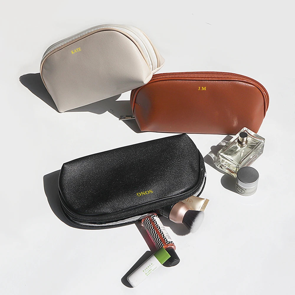 Reise-Kosmetiktasche mit gravierten Buchstaben, personalisierte PU-Ledertasche, große Kapazität