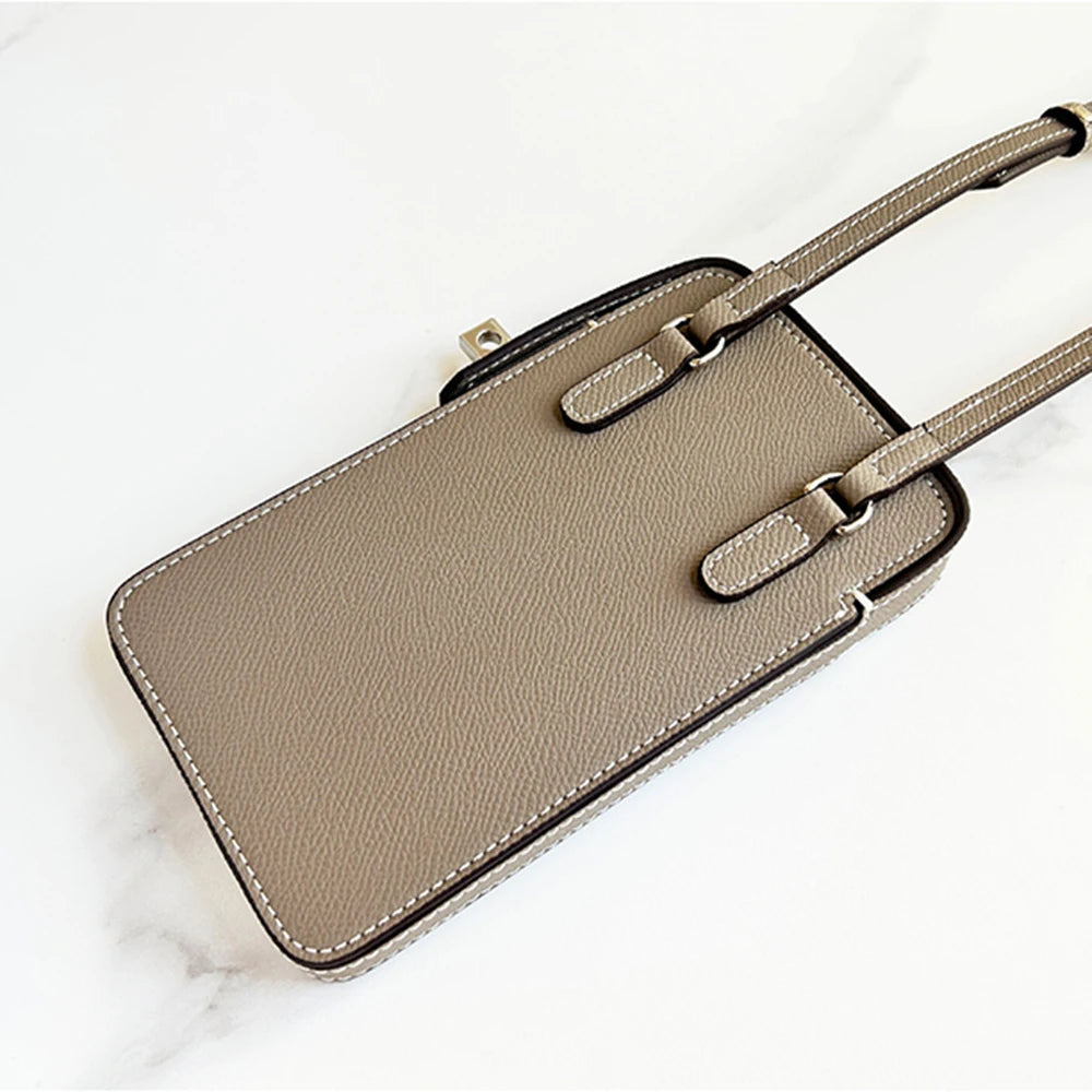Luxuriöse Handytasche für Frauen aus Echtleder – Personalisiert mit Namensgravur – Stilvolles Crossbody-Accessoire
