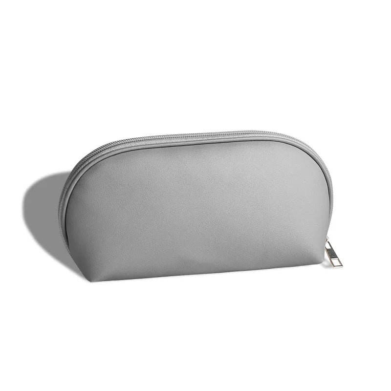Reise-Kosmetiktasche mit gravierten Buchstaben, personalisierte PU-Ledertasche, große Kapazität
