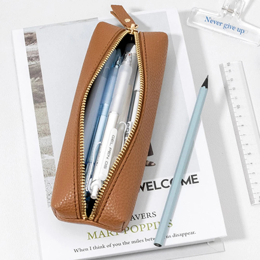 Personalisiertes Leder-Etui für Stifte – Mit Namensgravur – Stilvolles Accessoire für Schule, Büro oder Business