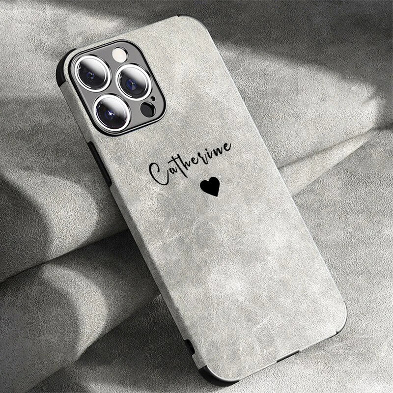 Personalisiertes iPhone-Hülle aus Lammleder in Matt – Luxuriöses Design mit Namensgravur für iPhone 13, 14, 15, 16 (Pro, Max)