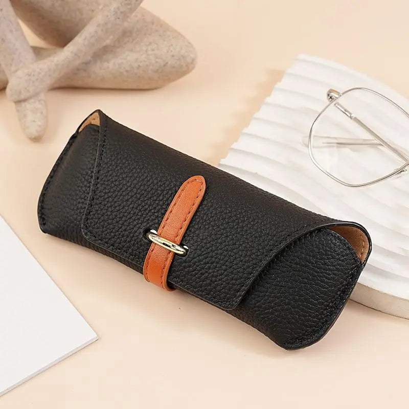 Luxuriöses Leder-Brillenetui mit Namensgravur – Stilvolles & sicheres Reiseaccessoire für Sonnenbrillen