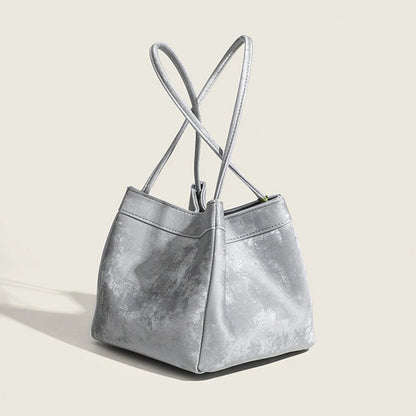 Luxuriöse Damen Bucket Handtasche aus Seide & Wildleder mit Schultergurt – Personalisierbar mit Namen