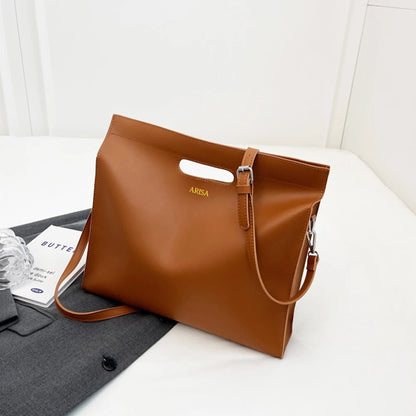 Luxuriöse Laptop-Tasche für Frauen – Personalisiert mit Namensgravur – mit viel Stauraum