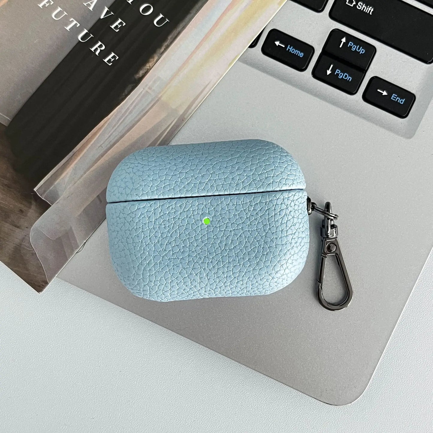 Airpod Pro 4 Etui aus PU-Leder – Mit Namens- oder Initialengravur – Stilvoll und kreativ