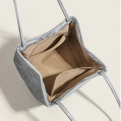 Luxuriöse Damen Bucket Handtasche aus Seide & Wildleder mit Schultergurt – Personalisierbar mit Namen