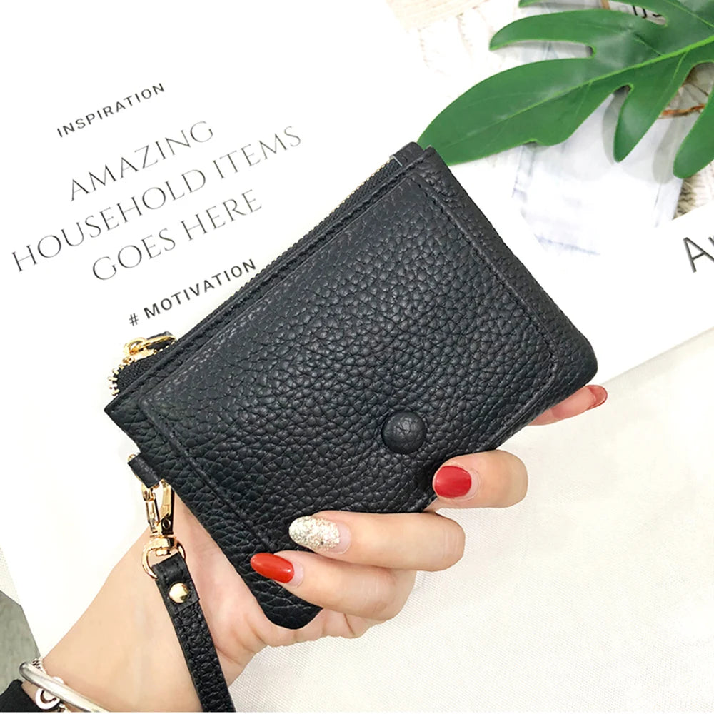 Portemonnaie mit Namensgravur aus echtem Leder – Elegantes Damen-Accessoire mit Schlüsselanhänger