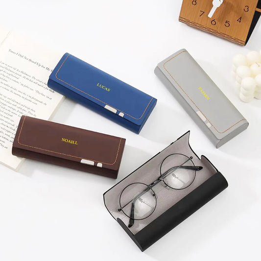 Leder Brillenetui mit Gravur Vintage Design – Stilvolle & sichere Aufbewahrung für Sonnenbrillen