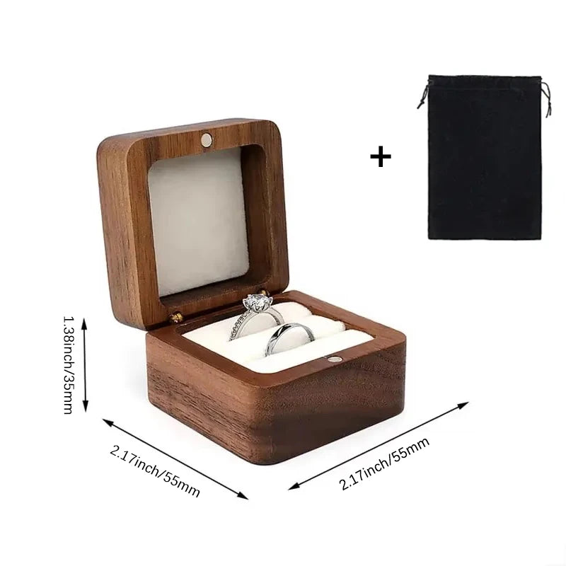 Walnussholz-Ringschachtel mit Gravur für Hochzeit, Verlobung & Jahrestage