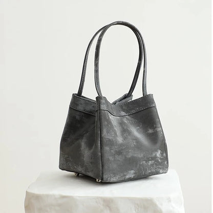 Luxuriöse Damen Bucket Handtasche aus Seide & Wildleder mit Schultergurt – Personalisierbar mit Namen