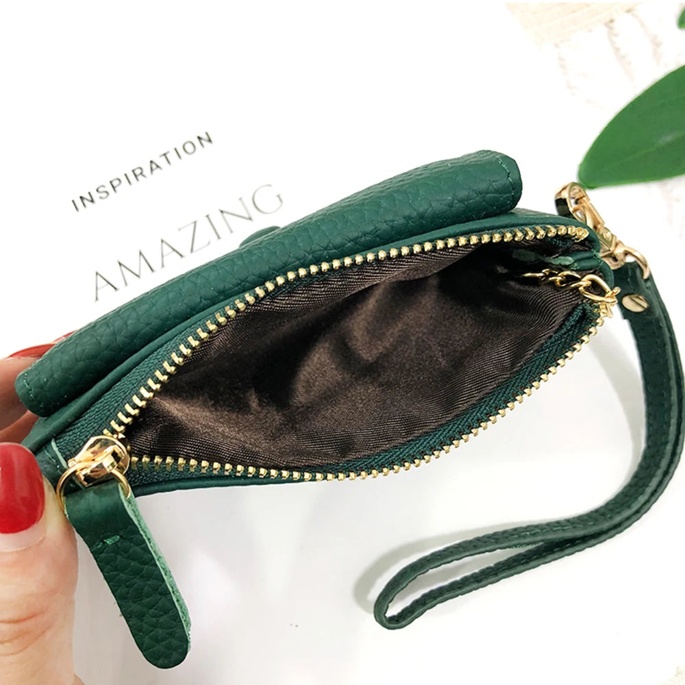 Portemonnaie mit Namensgravur aus echtem Leder – Elegantes Damen-Accessoire mit Schlüsselanhänger