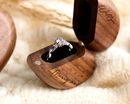 Herzförmige Holz-Ringschachtel – Stilvolle Aufbewahrung mit Gravur