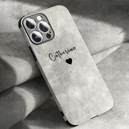 Personalisiertes iPhone-Hülle aus Lammleder in Matt – Luxuriöses Design mit Namensgravur für iPhone 13, 14, 15, 16 (Pro, Max)