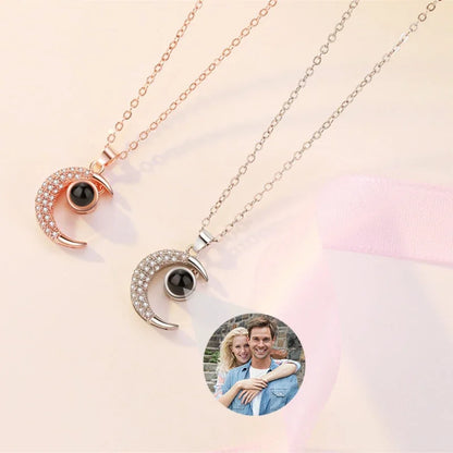 Personalisiertes Foto-Halskette mit Halbmond-Design – Individuelles Geschenk für Frauen