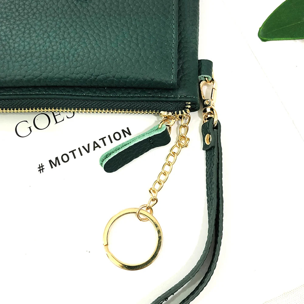 Portemonnaie mit Namensgravur aus echtem Leder – Elegantes Damen-Accessoire mit Schlüsselanhänger