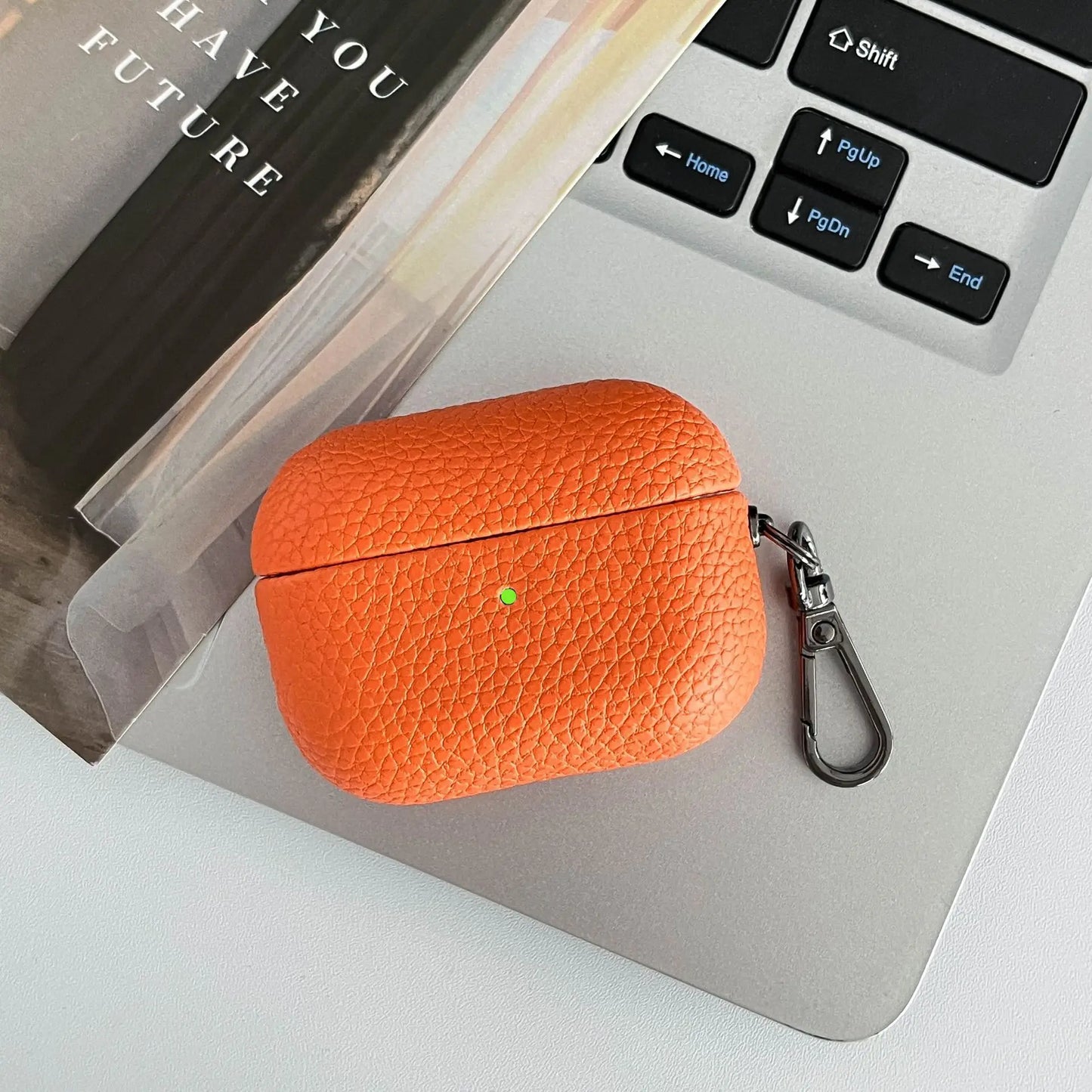 Airpod Pro 4 Etui aus PU-Leder – Mit Namens- oder Initialengravur – Stilvoll und kreativ