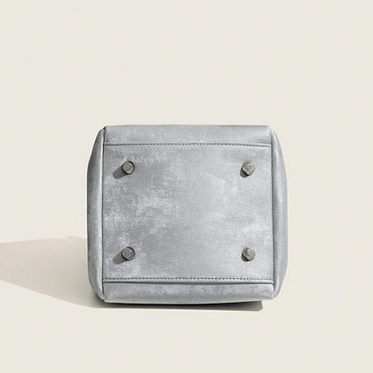 Luxuriöse Damen Bucket Handtasche aus Seide & Wildleder mit Schultergurt – Personalisierbar mit Namen