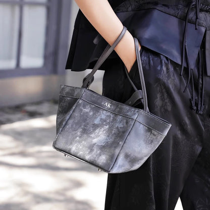 Luxuriöse Damen Bucket Handtasche aus Seide & Wildleder mit Schultergurt – Personalisierbar mit Namen