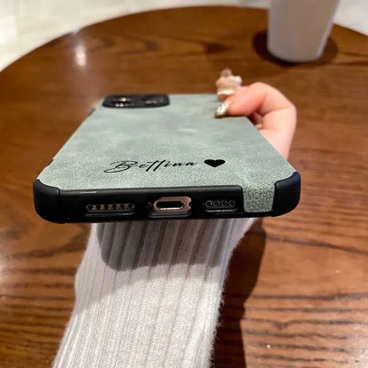 Personalisiertes iPhone-Hülle aus Lammleder in Matt – Luxuriöses Design mit Namensgravur für iPhone 13, 14, 15, 16 (Pro, Max)
